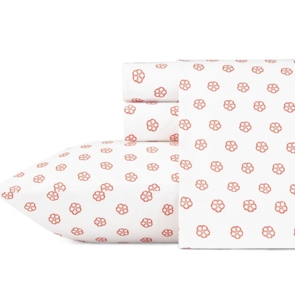 3/$25 Trina Turk White & Orange Flower Print Standard Pillowcase Set - Picture 1 of 8
